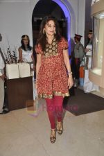 at Nisha Jamwal_s collection previews in Zoya, Mumbai on 13th Aug 2011 (89).JPG